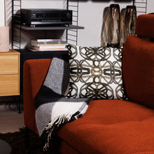 Load image into Gallery viewer, LAURENT Premium Pillow