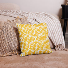 Load image into Gallery viewer, Ruche Premium Pillow