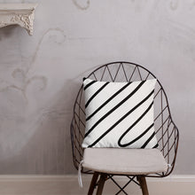 Load image into Gallery viewer, LINEAR Premium Pillow