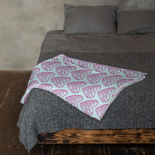 Load image into Gallery viewer, MODERN HEARTS Throw Blanket