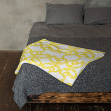 Load image into Gallery viewer, AMARI Throw Blanket