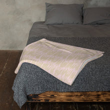 Load image into Gallery viewer, ARIA Throw Blanket