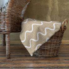 Load image into Gallery viewer, LAUDER Throw Blanket