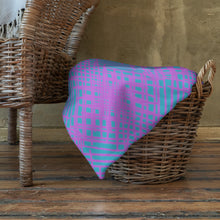 Load image into Gallery viewer, VIBRANT Throw Blanket