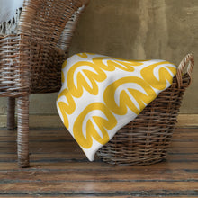Load image into Gallery viewer, MODERN FLORAL Throw Blanket