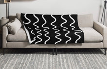Load image into Gallery viewer, MANHATTAN Throw Blanket
