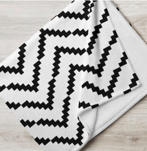 Load image into Gallery viewer, HAMPTON Throw Blanket