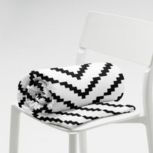 Load image into Gallery viewer, HAMPTON Throw Blanket