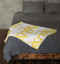 Load image into Gallery viewer, Leclair Throw Blanket