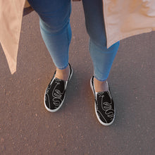 Load image into Gallery viewer, ART Women’s slip-on canvas shoes