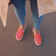 Load image into Gallery viewer, MAUI Women’s slip-on canvas shoes