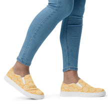 Load image into Gallery viewer, TUSCAN Women’s slip-on canvas shoes