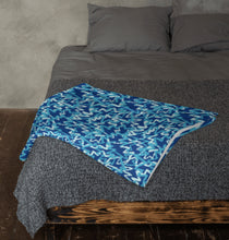 Load image into Gallery viewer, HAMPTON MODERN Throw Blanket
