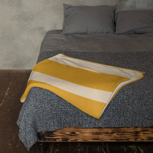 GOLD STRIPED LAWRENCE Throw