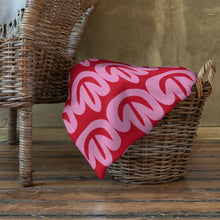 Load image into Gallery viewer, MODERN PINK FLORAL Throw Blanket
