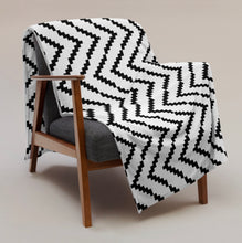 Load image into Gallery viewer, HAMPTON Throw Blanket
