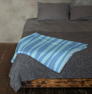 OCEAN Throw Blanket